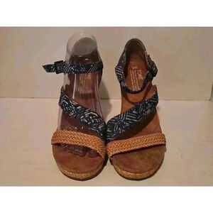 Women's TOMS Sandals Blue Tan‎ Size 8